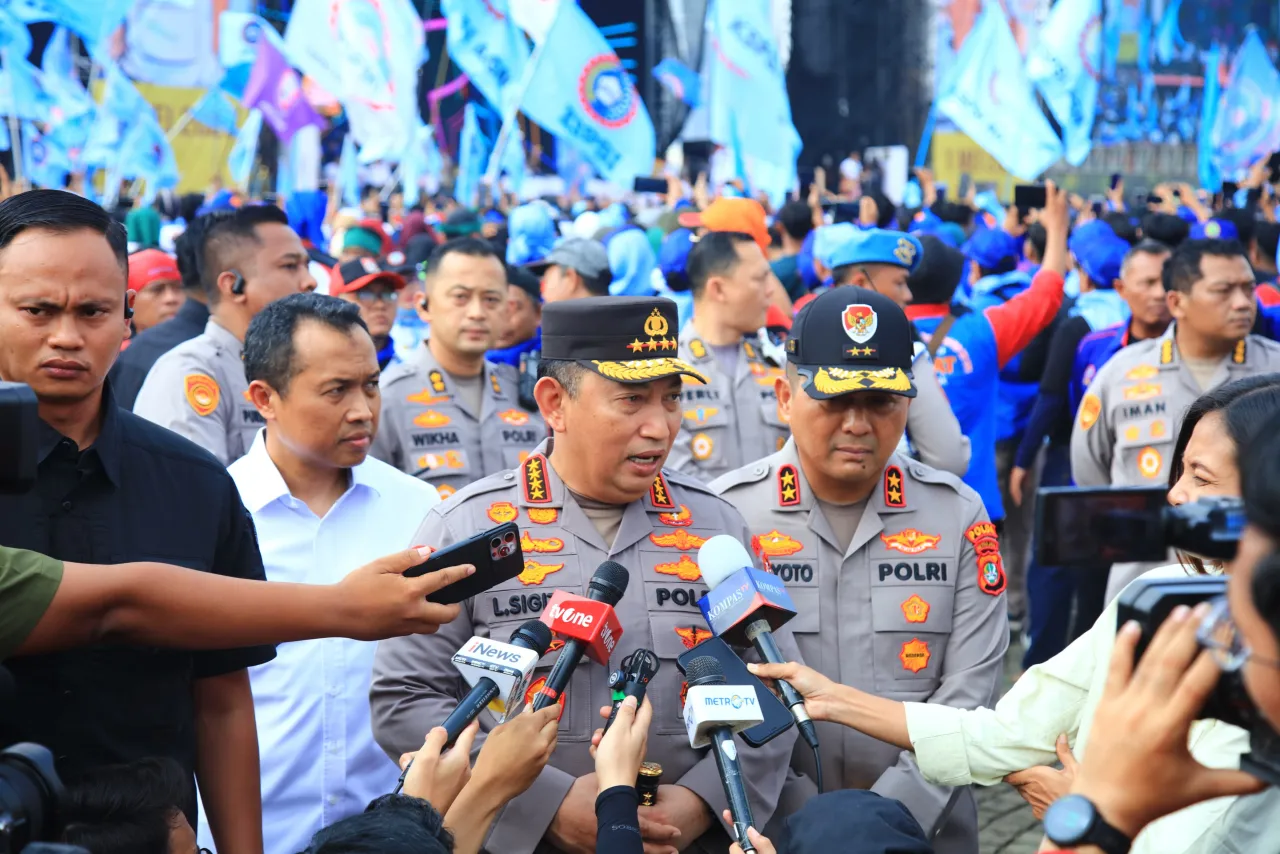Kapolri Pastikan Kawal hingga Tuntas Hari Buruh di Monas yang Dihadiri Presiden