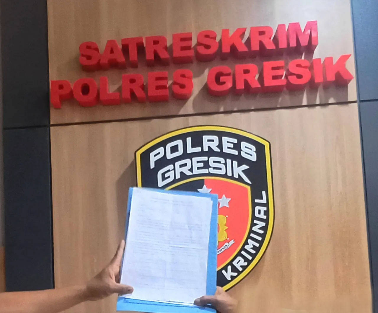 Gadingwatu Membara! Warga Serahkan Petisi ke Polres Gresik, Desak Kasus Dugaan Korupsi Kades Segera Dituntaskan