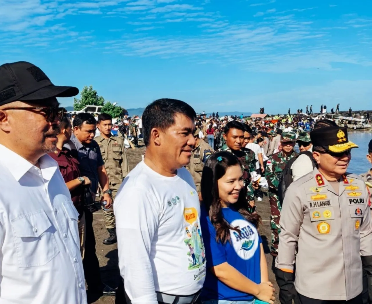 Pantai Karangria Bersaksi: Ribuan Orang Deklarasikan Perang terhadap Polusi Plastik di Hari Lingkungan Hidup 2025