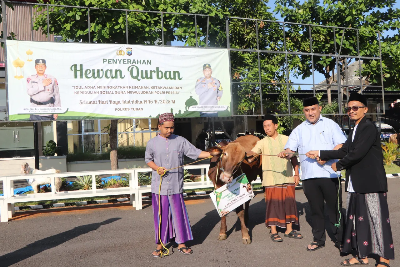 Idul Adha 1446 H, Polres Tuban Distribusikan 6 Ekor Sapi dan 27 Kambing