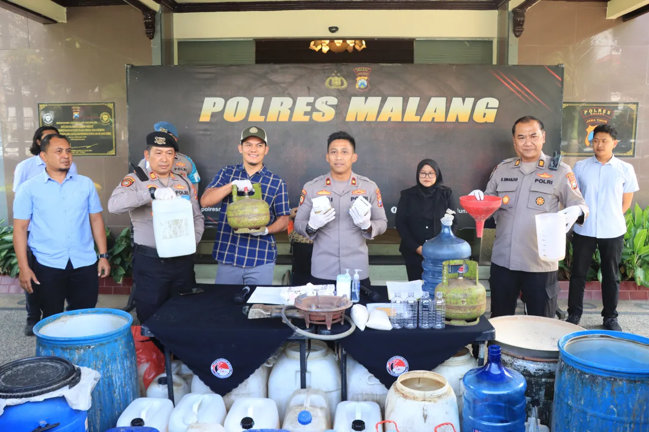 Polres Malang Berhasil Bongkar Produksi Arak Ilegal di Bantur, Terendus Lewat Layanan 110
