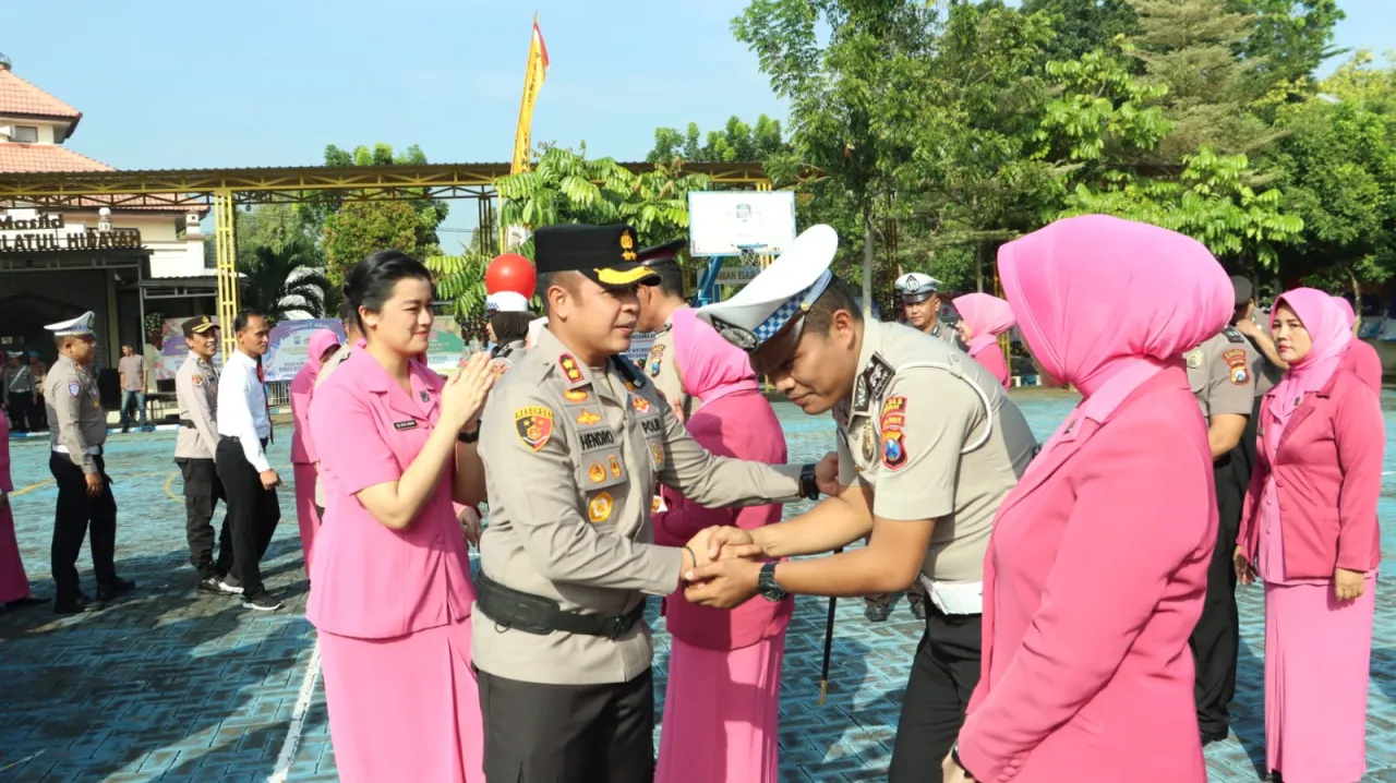 24 Personel Polres Bangkalan Naik Pangkat, AKBP Hendro Sukmono Tekankan Pentingnya Pelayanan Publik dan Integritas