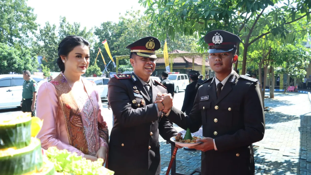 Tegaskan Komitmen Layani Masyarakat, Polres Bangkalan Gelar Upacara Peringatan Hari Bhayangkara ke-79