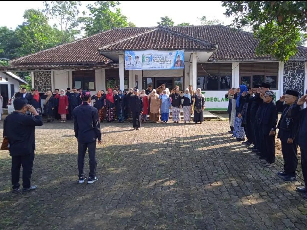 Apel Bersama Memperingati Hari Keluarga nasional Ke 32: Dari Keluarga untuk indonesia Maju”Kecamatan Cibaliung