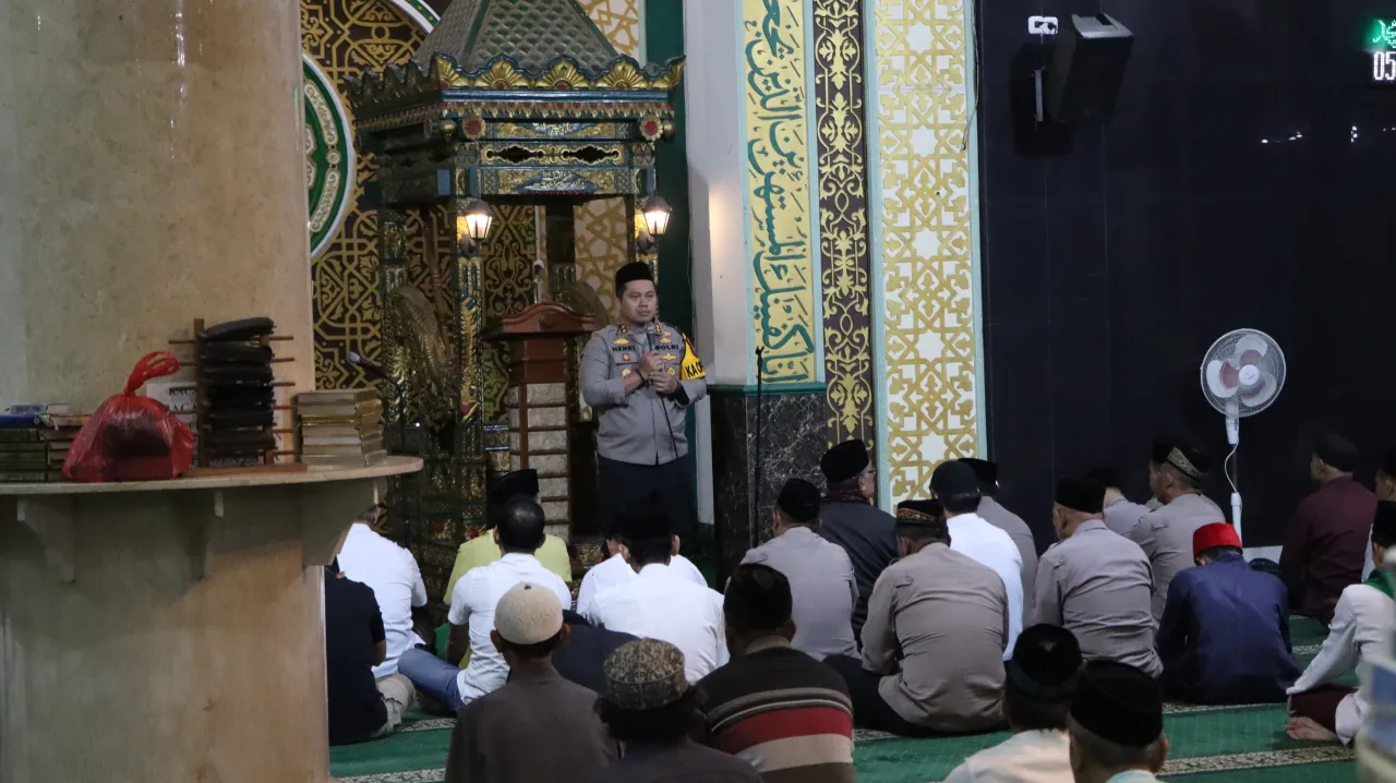 Kapolres Nganjuk Ajak Jamaah Subuh Jaga Toleransi dan Kamtibmas