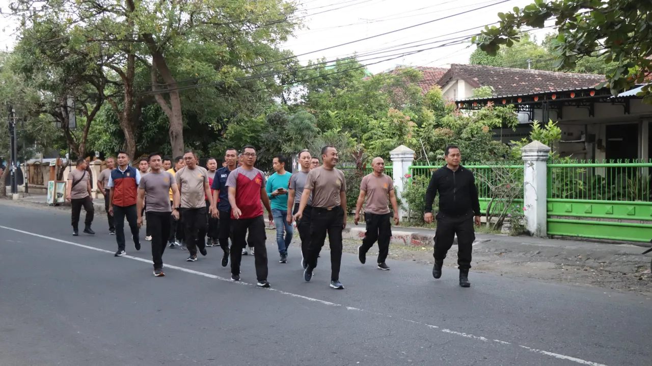 Kapolres Nganjuk Cek Lokasi Pembangunan SPPG Usai Jalan Sehat Pagi