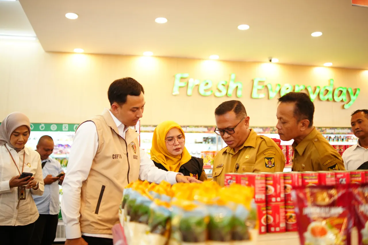 Polres Kediri Kota Bersama TPID Sidak Beras Premium di Sejumlah Pasar Modern