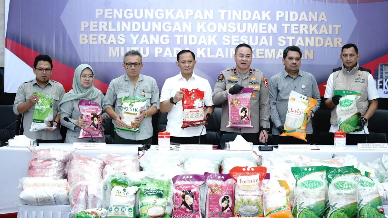 Satgas Pangan Polri Sita 201 Ton Beras yang Tidak Sesuai Standar Mutu dan Takaran