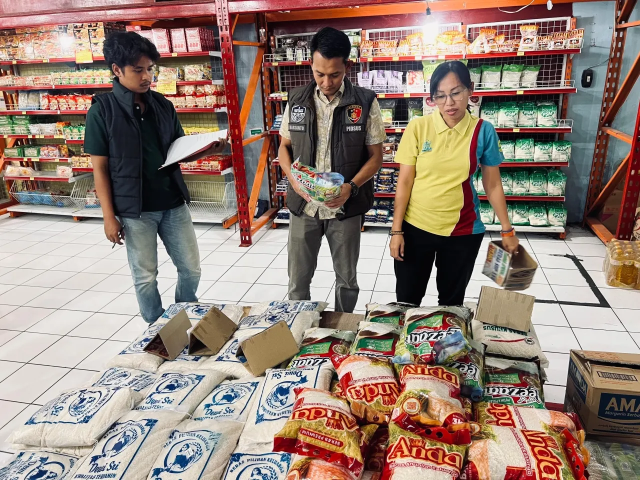 Satgas Pangan Polres Ngawi Sidak Pasar Pastikan Tidak Ada Beras Oplosan