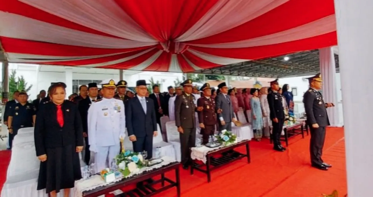 Polres Bitung Gelar Upacara Khidmat Peringati HUT Bhayangkara ke-79 di Lapangan Kantor Walikota