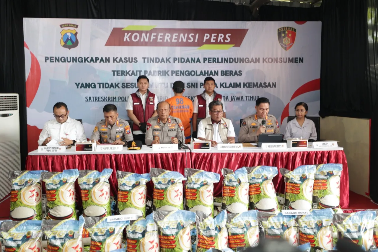 Polisi Berhasil Ungkap Beras Oplosan Sehari Produksi 14 Ton Pemilik Pabrik di Sidoarjo Jadi Tersangka