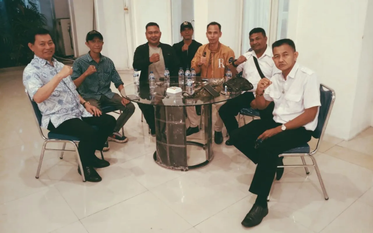 Hangat dan Penuh Inspirasi: Maykel Pusung dan Wagub Mailangkay Kenang Perjuangan Politik di Kantor Gubernur Sulut