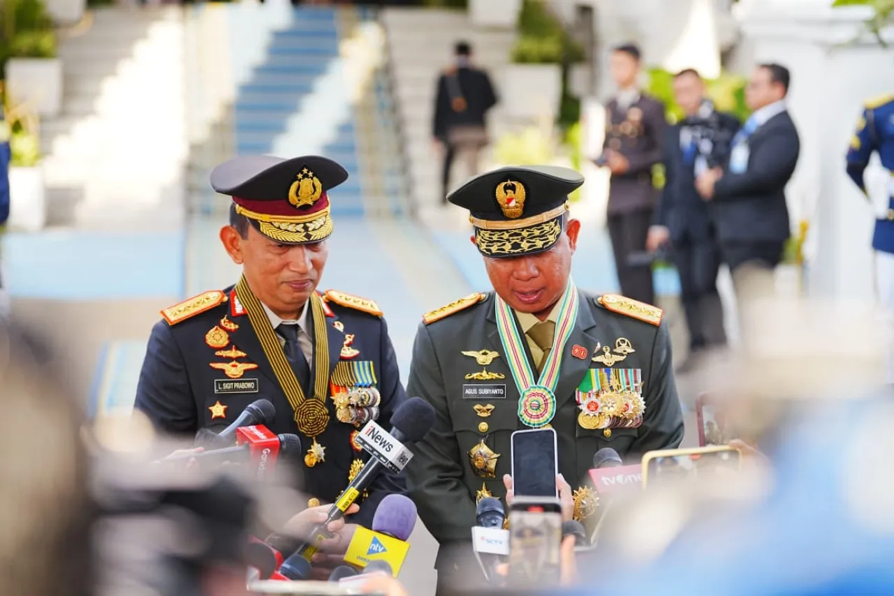 Kapolri dan Panglima TNI Apresiasi Antusiasme Warga dalam Upacara HUT RI ke-80 di Istana