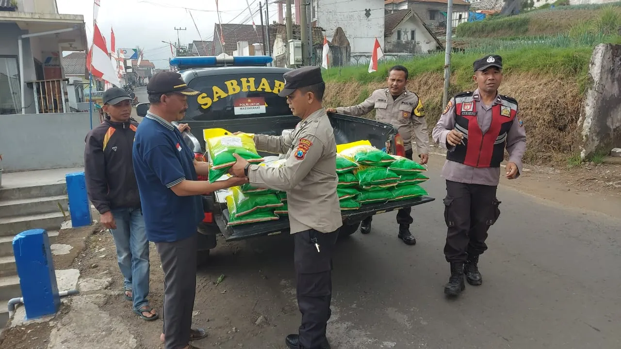 Polres Pasuruan Gelorakan Program Beras Murah, Polsek Tosari Prioritaskan Masyarakat Pelosok