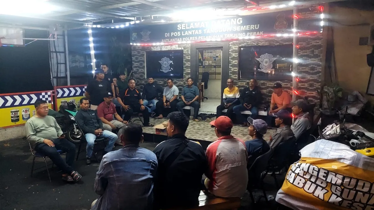Warga dan Polres Pelabuhan Tanjungperak Kolaborasi Bentuk Pam Swakarsa Jaga Kamtibmas