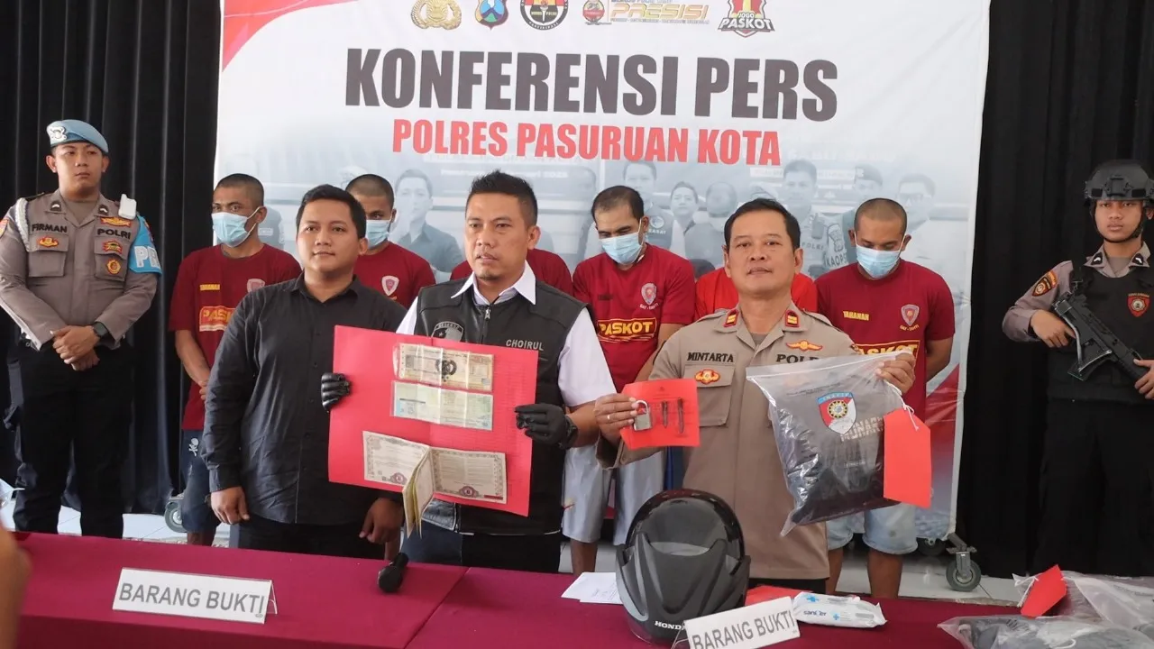 Polres Pasuruan Kota Berhasil Amankan 6 Tersangka Komplotan Curanmor yang Beraksi di 16 TKP