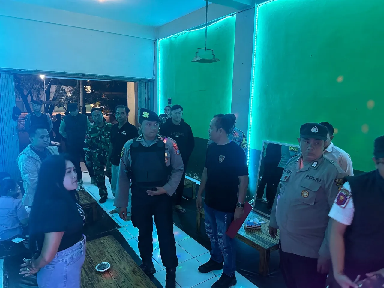 Polres Pasuruan Gelar Patroli Gabungan Antisipasi Peredaran Miras