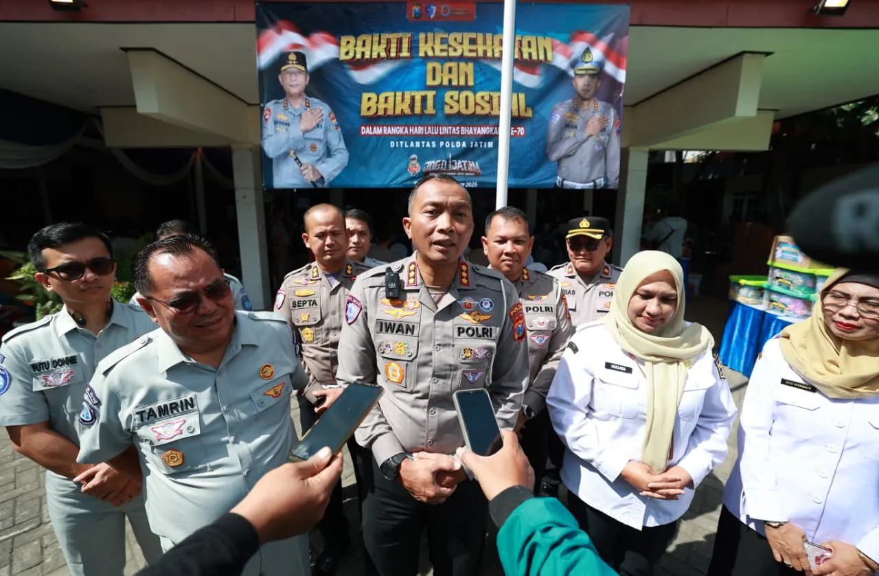 Sambut Hari Lalu Lintas Bhayangkara ke 70, Ditlantas Polda Jatim Gelar Baksos dan Bakkes