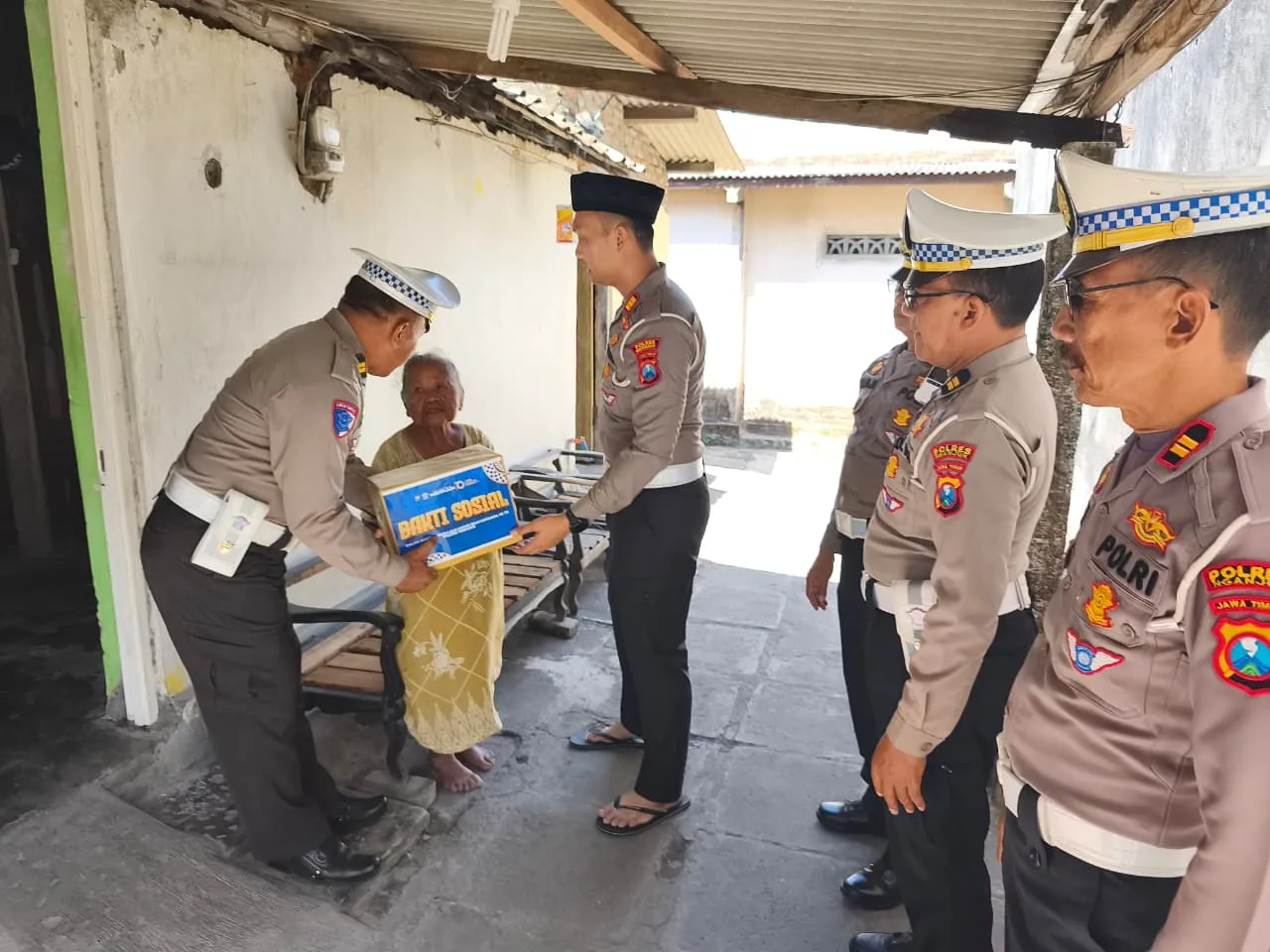Satlantas Polres Nganjuk Gelar Bakti Sosial Peringati HUT Lalu Lintas ke-70
