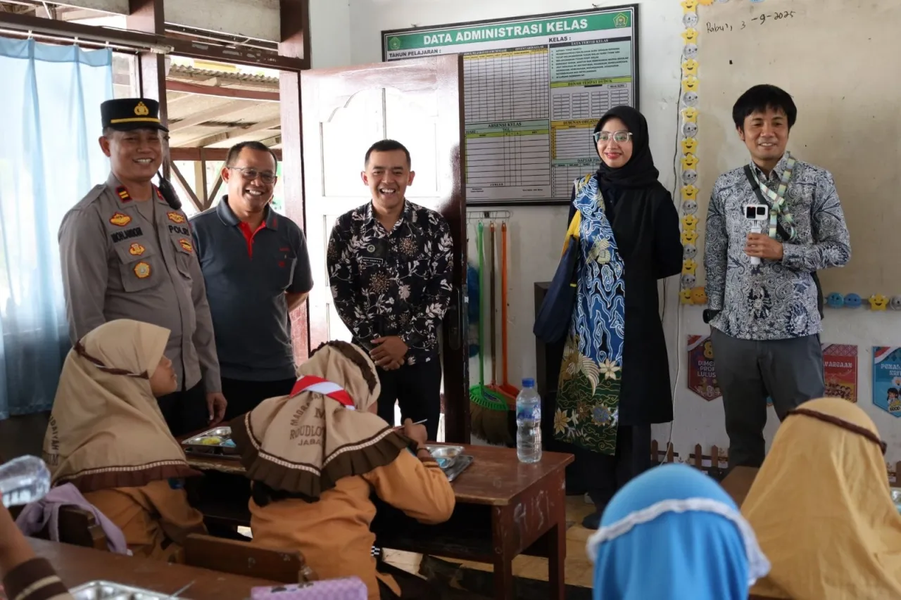 Ahli Gizi dari JICA Acungi Jempol Pelaksanaan MBG oleh SPPG Polres Tulungagung