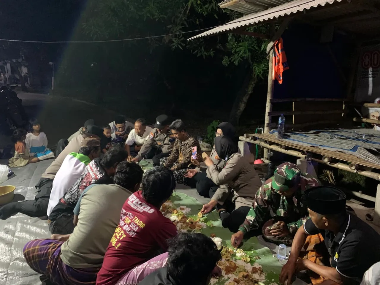 Ayo Jogo Pasuruan, Kades Wonokerto Inisiatif Buat Grup WhatsApp Antar-Pos Ronda Guna Percepat Informasi