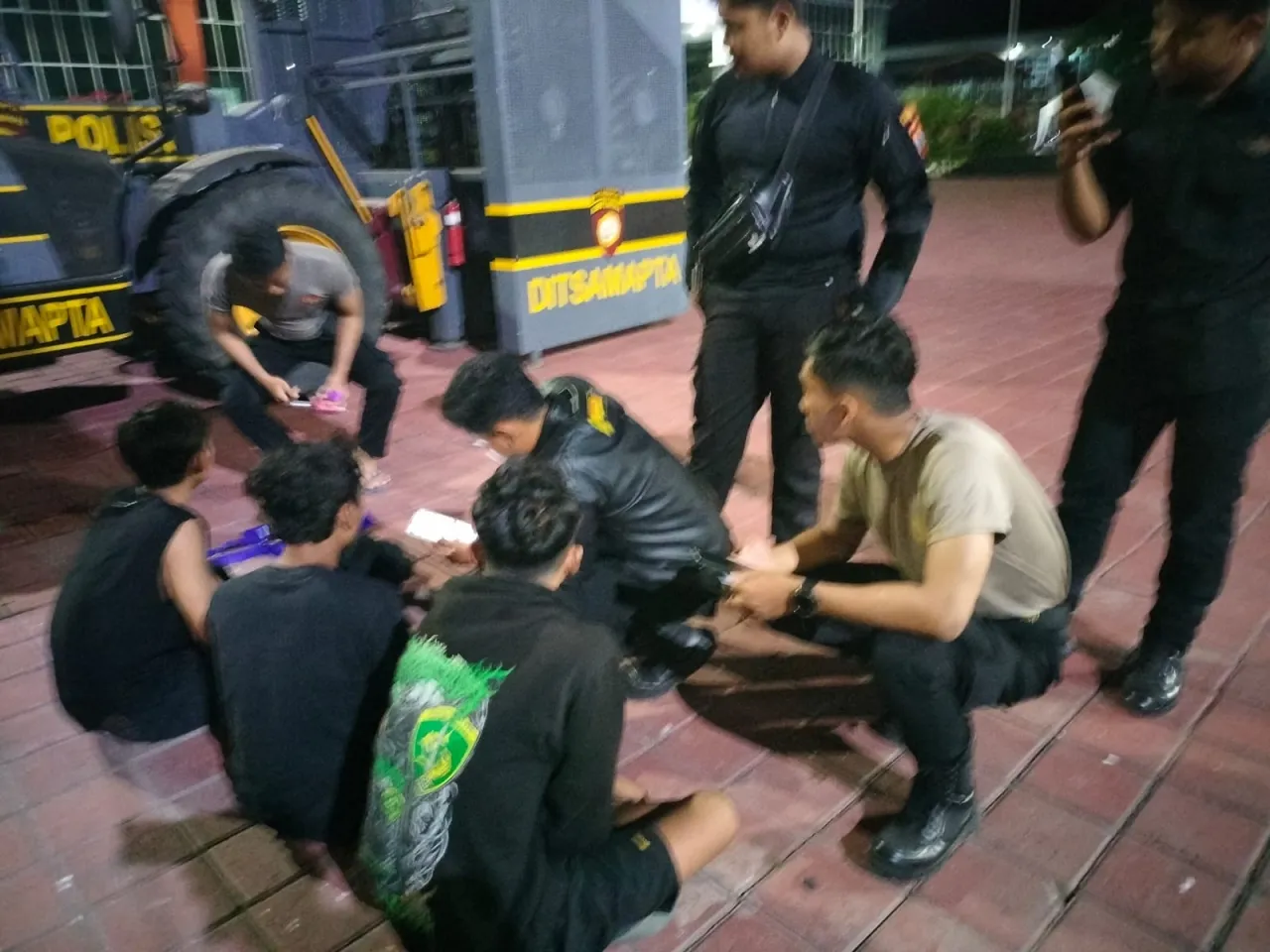 Patroli Raimas Polres Gresik Berhasil Gagalkan Peredaran Pil Koplo, Tiga Pemuda Diamankan