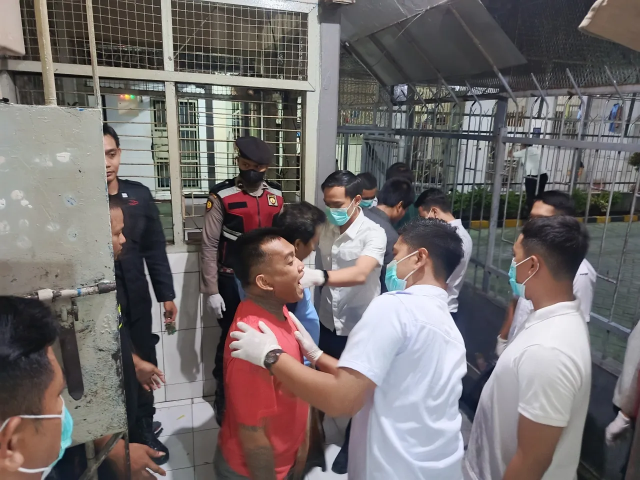Lapas Kelas IIA Sidoarjo Gelar Razia Gabungan Bersama Aparat Penegak Hukum