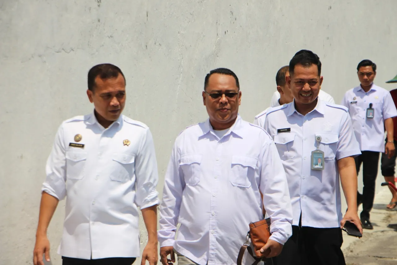 Tinjau Area Brandgang, Lapas Kelas I Madiun Jajaki Kerja Sama dengan Pelaku Usaha Peternakan Sapi