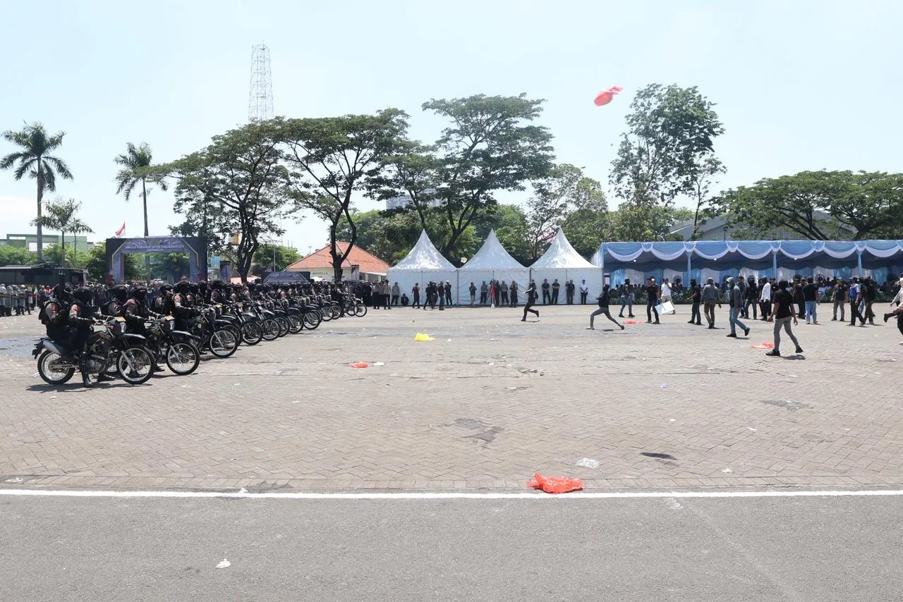 Polda Jatim Gelar Simulasi Sispamkota Pastikan Kesiapan Personel Hadapi Gangguan Kamtibmas