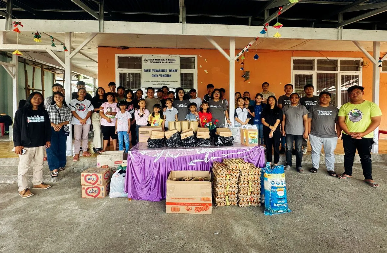 “Rayakan HUT ke-91, GMIM Bersinode Yerusalem Batukota Tebar Kasih di Panti Tunarungu Damai GMIM Tomohon”