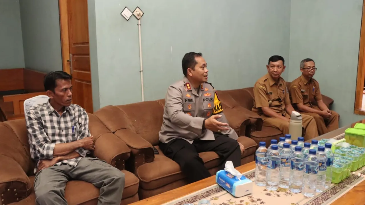 Silaturahmi Kamtibmas Kapolres Nganjuk Bersama Forpimcam Sukomoro dan Para Kades Bahas Banjir dan Kerawanan Lalu Lintas