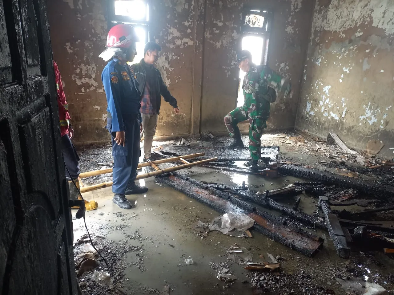 Polsek Rejotangan Lakukan Olah TKP Di Tkp Kebakaran Rumah Warga di Desa Tegalrejo