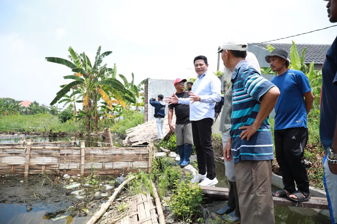 Bupati Sidoarjo Subandi Sidak ke Sejumlah Lokasi Banjir di Kawasan Kota