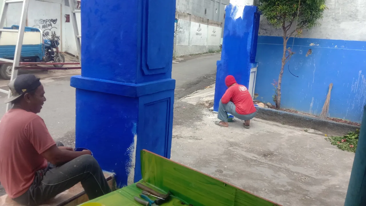 Antusiasme Tinggi Sambut Ketua TP. PKK Sampang: Warga Rongtengah Rela Kerja Bakti
