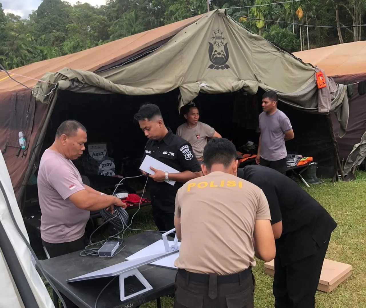 Jaringan Internet Polri Hadir di 76 Titik Bencana: Menghubungkan Harapan, Mengobati Rindu