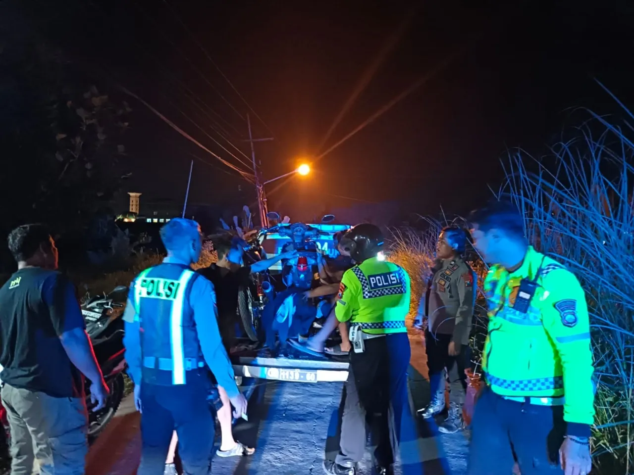 Aksi Tengah Malam Pamapta Polres Lamongan Berhasil Amankan Remaja dan Kendaraan Balap Liar di JLU