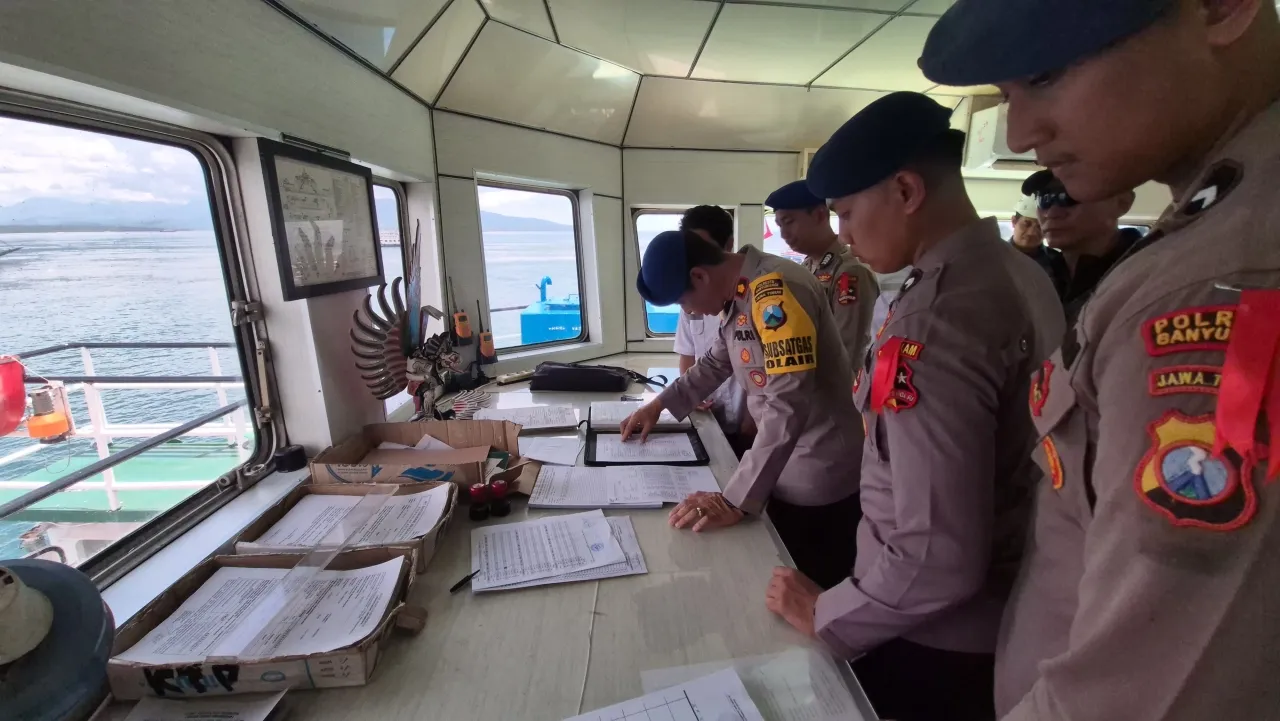 Jelang Nataru Polresta Banyuwangi Gelar Pemeriksaan Keselamatan Terpadu di Pelabuhan Ketapang