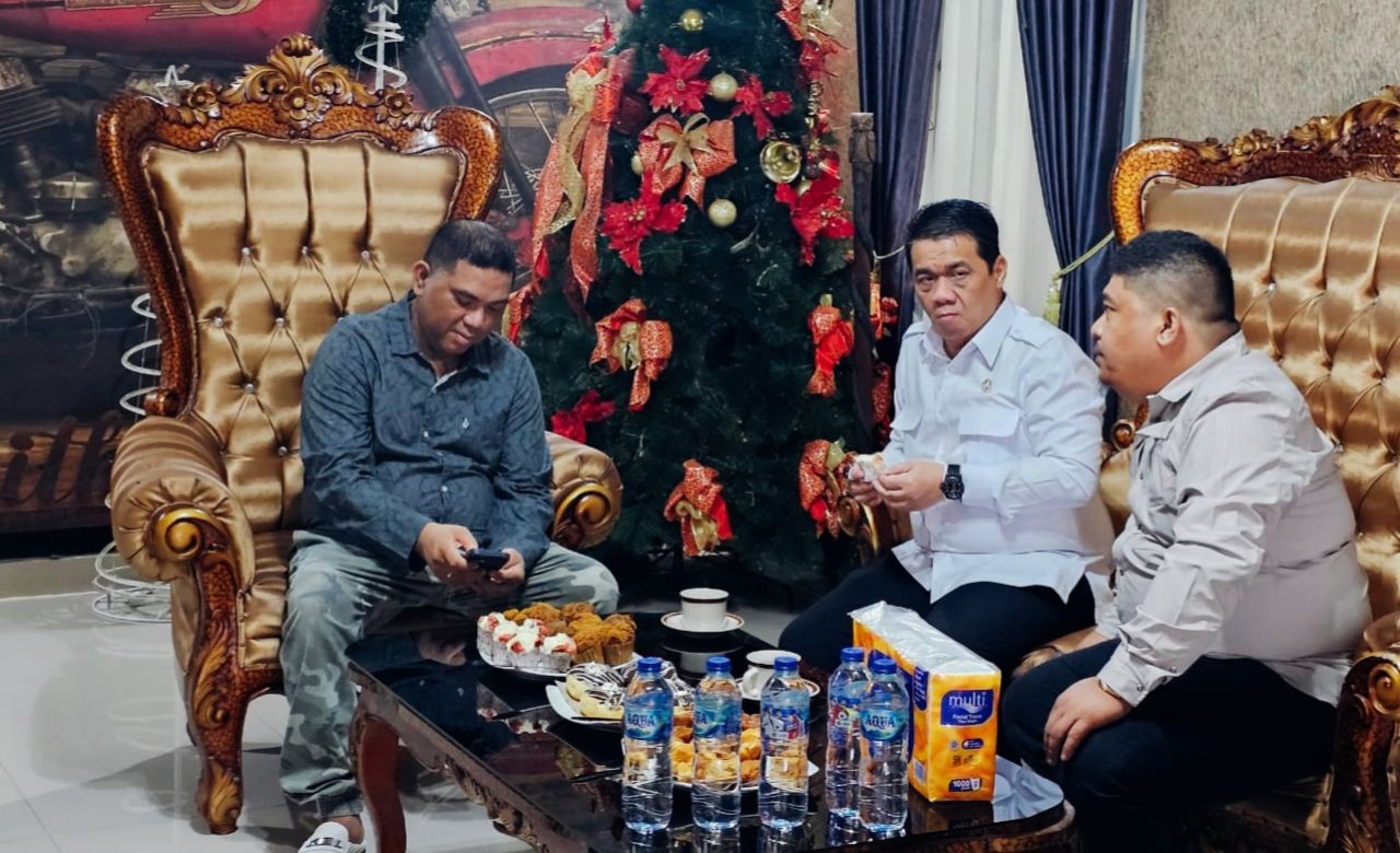 Wamen Desa Ahmad Riza Patria Kunjungi Tonaas Wangko Ishak Tambani, Perkuat Sinergi Pemerintah dan Tokoh Adat