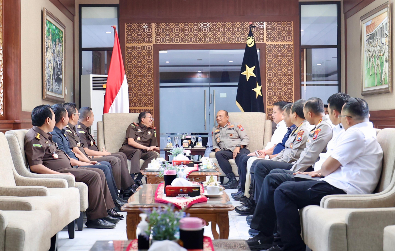 Kapolda Jatim Terima Kunjungan Kajati Perkuat Sinergitas Antar Lembaga Penegak Hukum