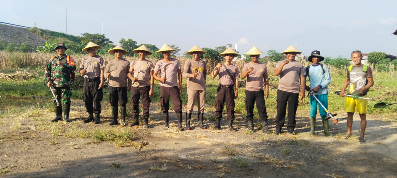 Dukung Astacita Dengan Kerja Bakti Dan Pembukaan Lahan Produktif di Beji, Pasuruan