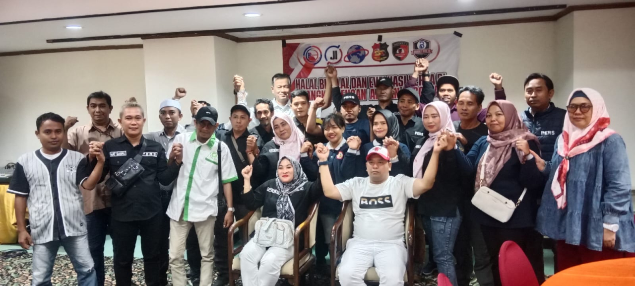 Gelar Halal Bihalal dan Evaluasi Kerja Demi Wujudkan Kekompakan Antar Sesama Anggota di Bawah Naungan Umar Hayat S.Pd.,