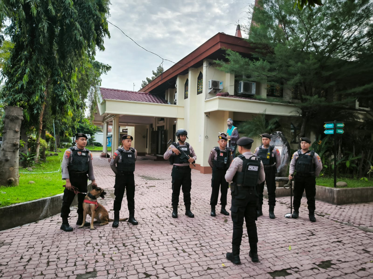 Pengamanan Ketat Misa Kenaikan Yesus Kristus, Polres Nganjuk Lakukan Pengamanan dan Sterilisasi Gereja