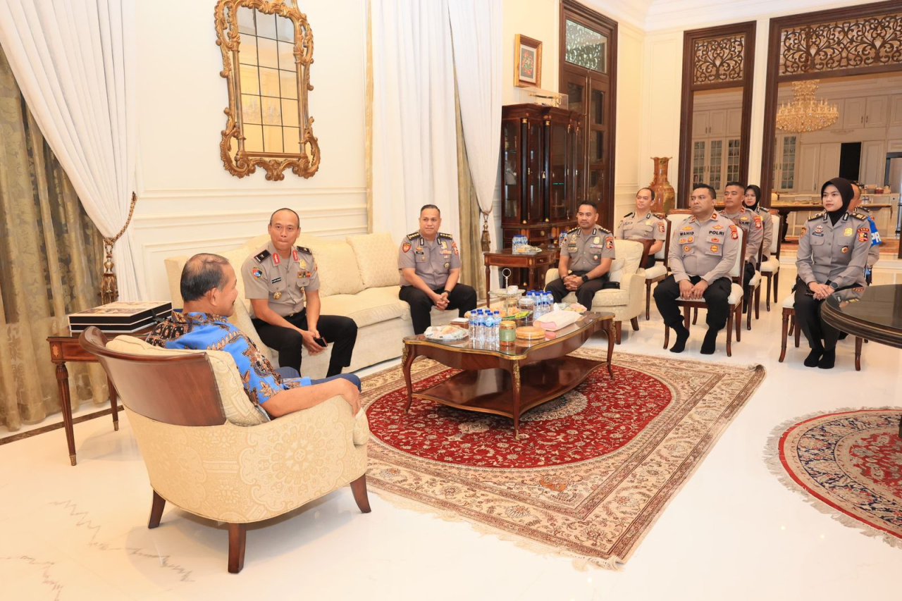 Dalam Rangka HUT Bhayangkara ke-79, Tim Mabes Polri Lakukan Anjangsana ke Mantan Kapolri Jenderal (Purn) Drs. Badrodin