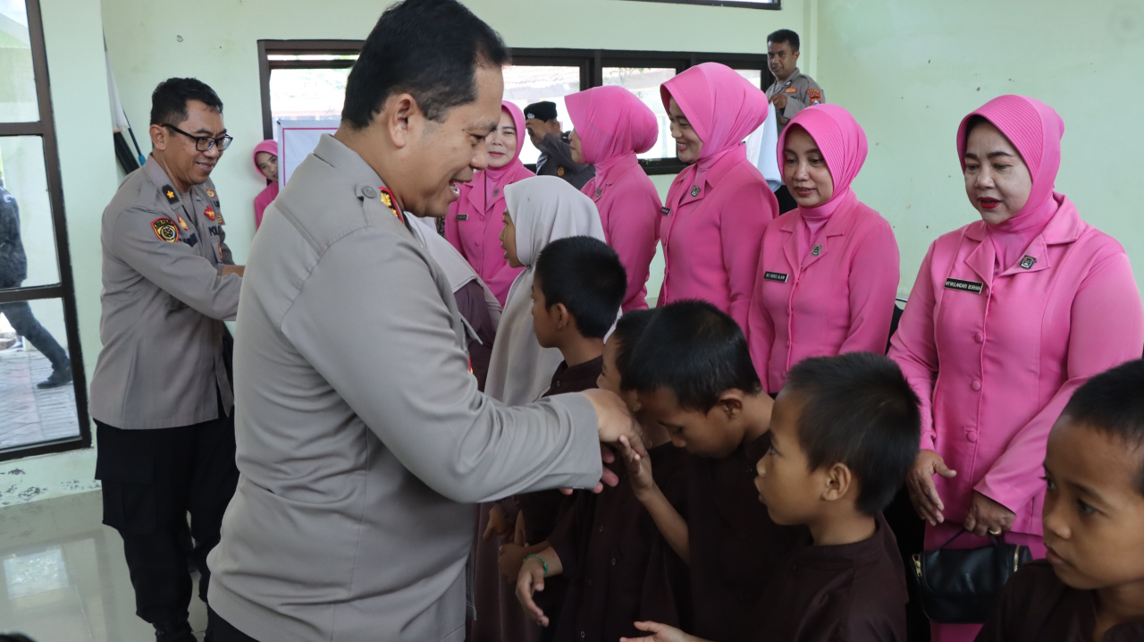 Polres Nganjuk Gelar Bakti Sosial Serentak di Panti Asuhan, Wujud Nyata Kepedulian di Hari Bhayangkara ke-79
