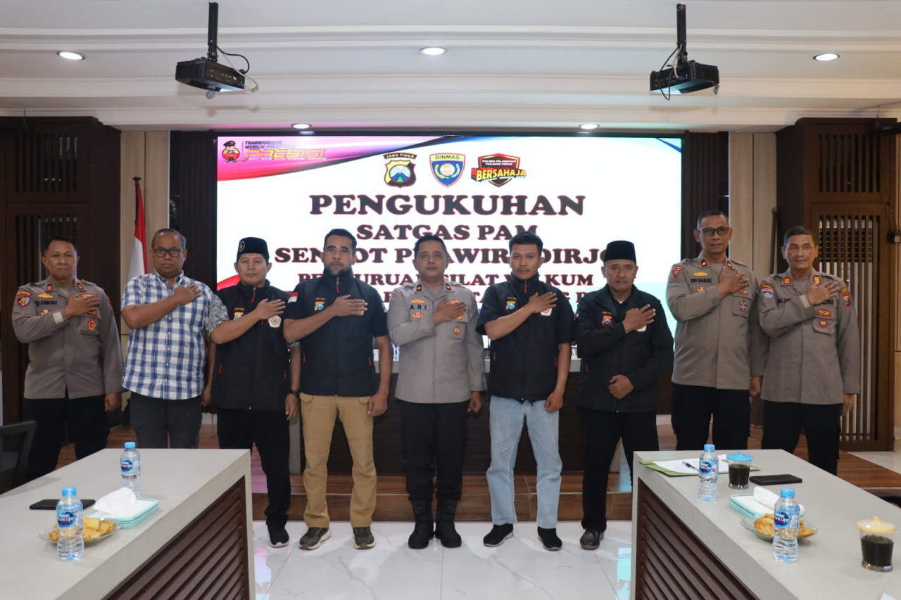 Polres Pelabuhan Tanjungperak Kukuhkan Satgas Sentot Prawirodirdjo Amankan Malam Satu Suro