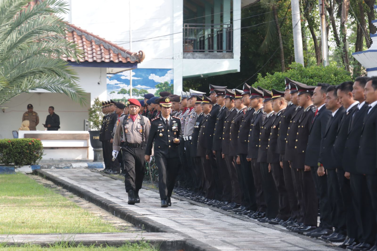 Polres Sampang Gelar Upacara HUT Bhayangkara Ke-79 Di Pendopo Trunojoyo Sampang