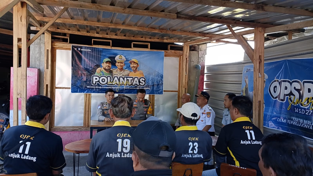 Polantas Menyapa di Terminal Anjuk Ladang, Korlantas Polri Sosialisasikan Operasi Patuh Semeru 2025