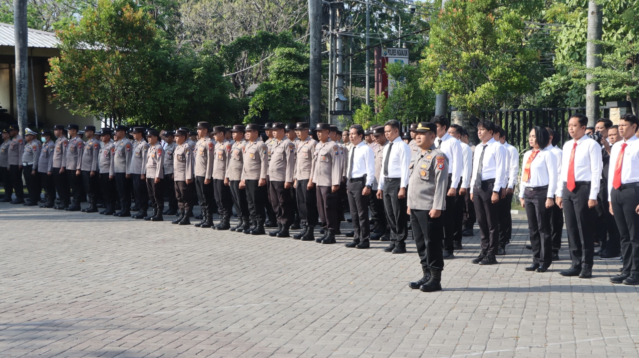 Apel Jam Pimpinan, Kapolres Nganjuk Apresiasi Kinerja Anggota dan Tekankan Pentingnya Jaga Kesehatan