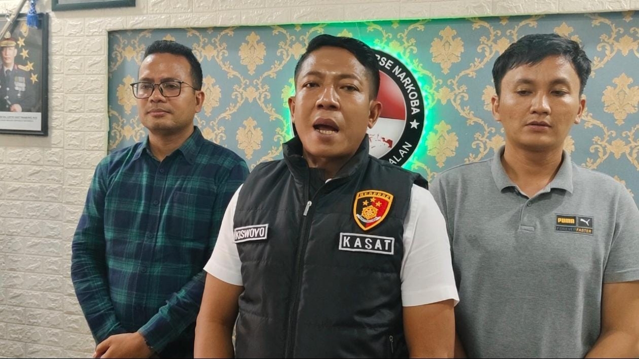 Digrebek Saat Pesta Sabu di Kantor Kecamatan, Satresnarkoba Polres Bangkalan Bekuk ASN, THL, dan Anggota KONI