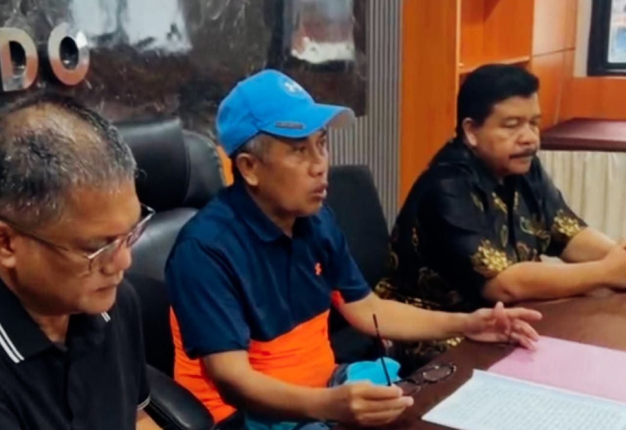 Kepala Kejaksaan Tinggi Sulawesi Utara, Dr. Andi Muhammad Taufik, SH, MH, CGCAE, saat memberikan keterangan pers, Jumat (01/08/2025).